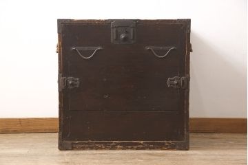 和製アンティーク　明治期　希少!!　最高級品　完全オリジナル　外箱付き　重厚感のある素晴らしいつくりの金具が魅力的な三段タイプの佐渡船箪笥(舟箪笥、帳箱、小物収納、銭箱、時代箪笥)(R-054164)