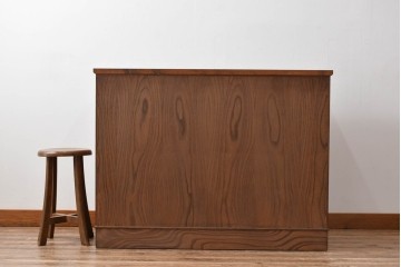 中古　岩谷堂箪笥　天板リメイク　趣きのある和を感じさせる渋い佇まいのチェスト　(R-054166)