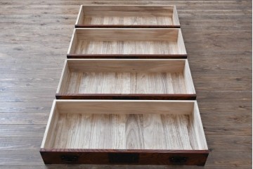 中古　岩谷堂箪笥　天板リメイク　趣きのある和を感じさせる渋い佇まいのチェスト　(R-054166)