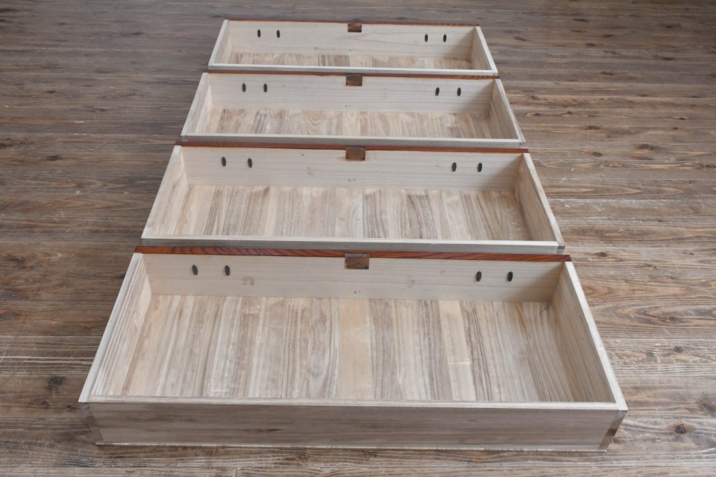 中古　岩谷堂箪笥　天板リメイク　趣きのある和を感じさせる渋い佇まいのチェスト　(R-054166)