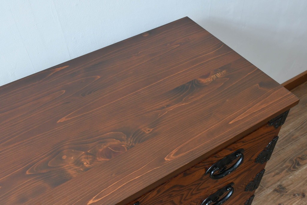 中古　岩谷堂箪笥　天板リメイク　趣きのある和を感じさせる渋い佇まいのチェスト　(R-054166)