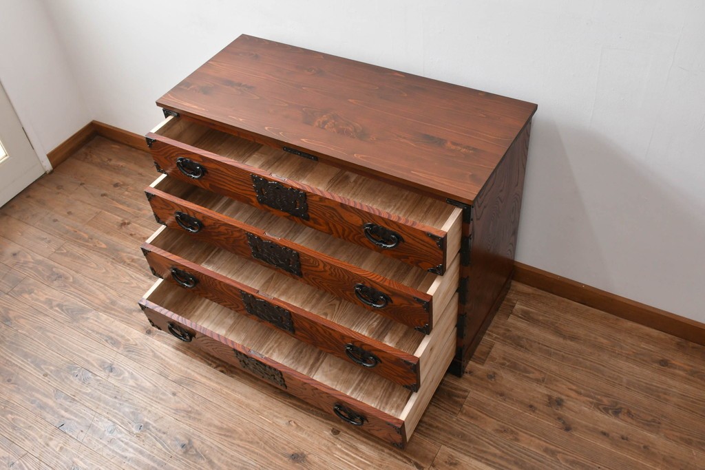 中古　岩谷堂箪笥　天板リメイク　趣きのある和を感じさせる渋い佇まいのチェスト　(R-054166)