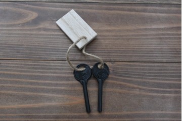 中古　岩谷堂箪笥　天板リメイク　趣きのある和を感じさせる渋い佇まいのチェスト　(R-054166)