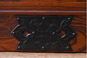 中古　岩谷堂箪笥　天板リメイク　趣きのある和を感じさせる渋い佇まいのチェスト　(R-054166)