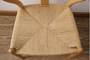 中古　北欧家具　デンマーク　ビーチ材　CARL HANSEN & SON(カール・ハンセン&サン) CH24 Yチェア ナチュラルスタイルの空間づくりにおすすめのペーパーコードダイニングチェア(アームチェア)(R-054168)