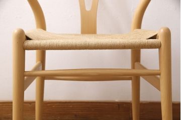 中古　北欧家具　デンマーク　ビーチ材　CARL HANSEN & SON(カール・ハンセン&サン) CH24 Yチェア ナチュラルスタイルの空間づくりにおすすめのペーパーコードダイニングチェア(アームチェア)(R-054168)
