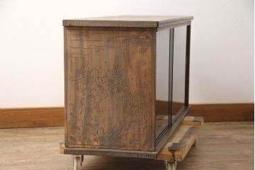 中古　軽井沢彫り　華やかな彫刻が目を引くローボード(テレビ台、テレビボード、収納棚)(R-054169)