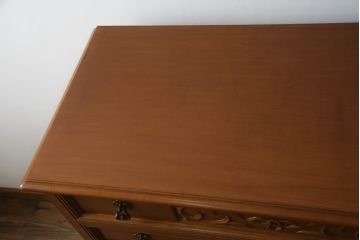 中古　美品　神戸伝承欧風家具(洋家具)　たかねや製　ナラ・桐材　エレガントな佇まいが美しいチェスト(洋服タンス、引き出し)(R-054170)