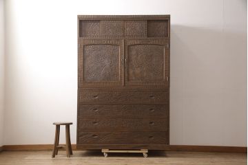 中古　軽井沢彫り　衣装盆にまで施された細やかな彫刻が美しい洋服タンス(着物箪笥、和たんす、引き出し、チェスト)(R-054171)