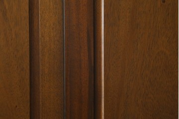 中古　美品　DREXEL HERITAGE(ドレクセルヘリテイジ)　Triune(トライユン)シリーズ　マホガニー材の木肌が美しいワードローブ　(R-054172)