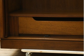 中古　美品　DREXEL HERITAGE(ドレクセルヘリテイジ)　Triune(トライユン)シリーズ　マホガニー材の木肌が美しいワードローブ　(R-054172)