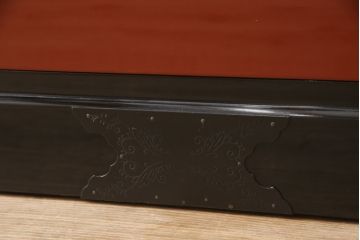 中古　美品　国産手造り　前面漆塗り　ツートーンカラーがお洒落なアクセントになる総桐箪笥(和タンス、桐たんす、収納箪笥、整理箪笥、総桐たんす)(R-054181)
