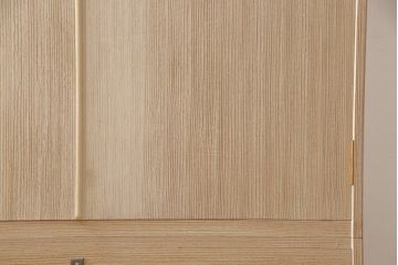 中古　美品　東京の伝統工芸　桐の名門相徳(あいとく)製　かくし付き　衣装盆13杯、引き出し1杯でたっぷり収納できる大開総桐箪笥(並厚、四方丸)(総桐たんす、着物箪笥、引き出し、チェスト)(定価約110万円)(R-054187)