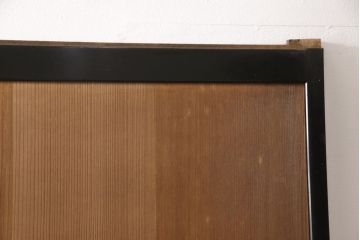 アンティーク建具　漆枠　上手物!　美しい柾目が目を引く横桟入り板戸2枚(引き戸、帯戸、建具)(R-054190)