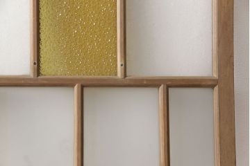 アンティーク建具　大正ロマン　水色と黄色がかわいいアクセント　色ガラス入りガラス扉1枚(ドア、ガラス戸、建具)(R-054191)