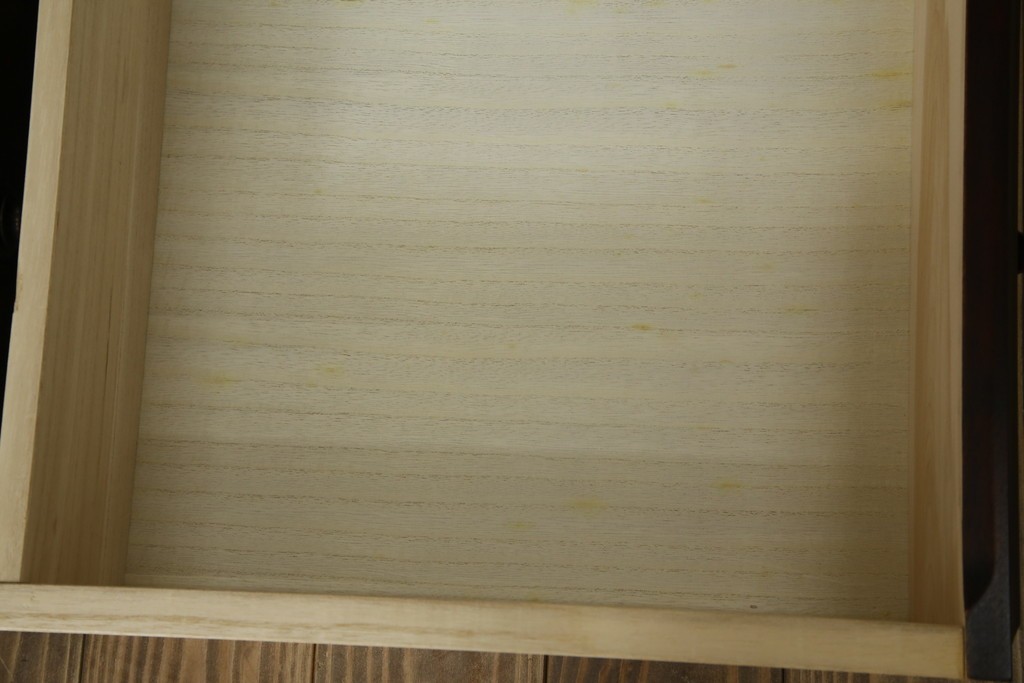 中古　北海道民芸家具　落ち着きのある空間づくりに活躍してくれるチェスト　(R-054204)