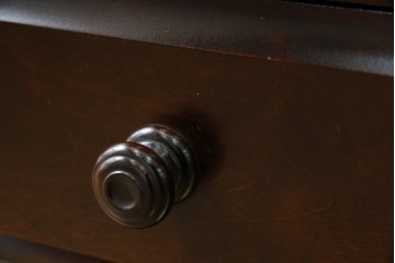 中古　北海道民芸家具　落ち着きのある空間づくりに活躍してくれるチェスト　(R-054204)