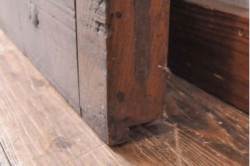 アンティーク建具　総ケヤキ材(欅)　古き時代の味わいが魅力的な格子蔵戸(玄関戸、玄関ドア、引き戸)(R-054213)