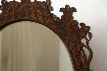 中古　美品　軽井沢彫り　お見事!!桜の彫りの意匠が散りばめられた鏡台(ドレッサー、サイドボード)(R-054217)