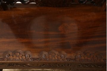 中古　美品　軽井沢彫り　お見事!!桜の彫りの意匠が散りばめられた鏡台(ドレッサー、サイドボード)(R-054217)