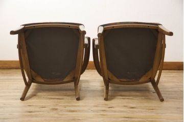 中古　カリモク家具　domani(ドマーニ)　温かみある色合いの花柄が目を引くアームチェア2脚セット(ダイニングチェア、椅子)(R-054225)