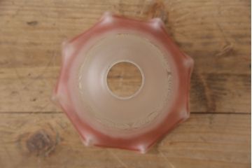 アンティーク照明　イギリス　明かりを灯すと模様が浮かび上がるエッチング加工とフリルシェードが魅力のペンダントライト(天井照明、吊り下げ照明、シェード)(R-054234)