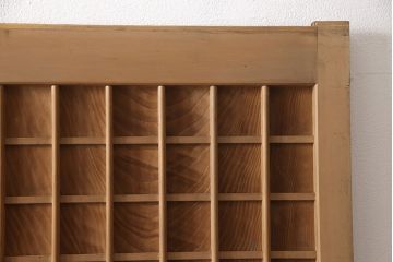 アンティーク建具　高級品　昭和初期　背板も一枚板!　古き良き上質な和を楽しむマス目格子板戸2枚セット(きつね格子、狐格子、格子戸、板戸、引き戸、建具)(R-054242)
