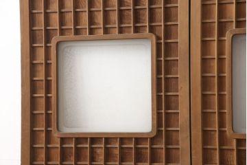 アンティーク建具　高級品　昭和初期　背板も一枚板!　古き良き上質な和を楽しむマス目格子板戸2枚セット(きつね格子、狐格子、格子戸、板戸、引き戸、建具)(R-054242)