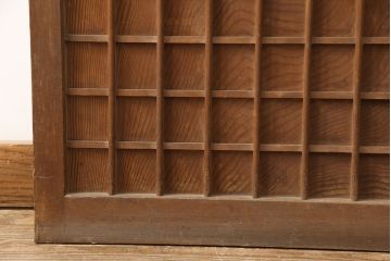 アンティーク建具　高級品　昭和初期　背板も一枚板!　古き良き上質な和を楽しむマス目格子板戸2枚セット(きつね格子、狐格子、格子戸、板戸、引き戸、建具)(R-054242)