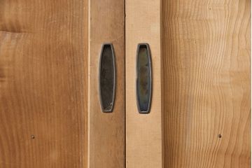 アンティーク建具　高級品　昭和初期　背板も一枚板!　古き良き上質な和を楽しむマス目格子板戸2枚セット(きつね格子、狐格子、格子戸、板戸、引き戸、建具)(R-054242)