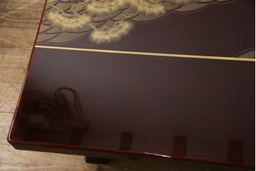 中古　美品　輪島塗り　繊細に描かれた松の絵柄が見事な座卓(ローテーブル、センターテーブル)(R-054266)