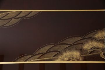 中古　美品　輪島塗り　繊細に描かれた松の絵柄が見事な座卓(ローテーブル、センターテーブル)(R-054266)
