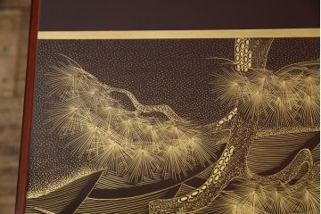 中古　美品　輪島塗り　繊細に描かれた松の絵柄が見事な座卓(ローテーブル、センターテーブル)(R-054266)