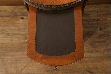 激レア!　ビンテージイタリア高級家具　Mobili d'arte　細やかなつくりが美しいサイドテーブル(飾り台、ヴィンテージ)(R-054267)