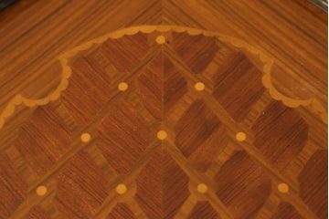 激レア!　ビンテージイタリア高級家具　Mobili d'arte　細やかなつくりが美しいサイドテーブル(飾り台、ヴィンテージ)(R-054267)