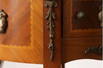 激レア!　ビンテージイタリア高級家具　Mobili d'arte　細やかなつくりが美しいサイドテーブル(飾り台、ヴィンテージ)(R-054267)