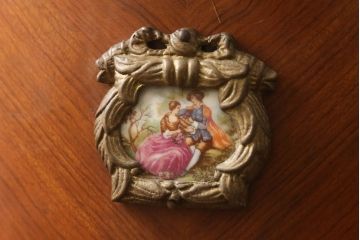 激レア!　ビンテージイタリア高級家具　Mobili d'arte　細やかなつくりが美しいサイドテーブル(飾り台、ヴィンテージ)(R-054267)