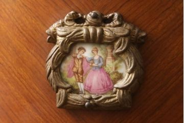 激レア!　ビンテージイタリア高級家具　Mobili d'arte　細やかなつくりが美しいサイドテーブル(飾り台、ヴィンテージ)(R-054267)