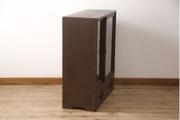 和製アンティーク　落ち着いた色合いがシックな雰囲気を醸し出す戸棚(収納棚、キャビネット)(R-054277)