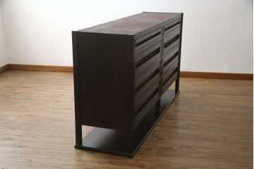 中古　高級品　国産工芸家具　　現代和具　NOBUYA MATSUOKA　松岡漆工　浮造り加工　和モダンな空間づくりにぴったりのサイドボード(サイドチェスト、引き出し、リビングボード)(定価約80万円)(R-054278)