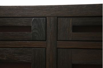 中古　高級品　国産工芸家具　　現代和具　NOBUYA MATSUOKA　松岡漆工　浮造り加工　和モダンな空間づくりにぴったりのサイドボード(サイドチェスト、引き出し、リビングボード)(定価約80万円)(R-054278)