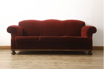 和製ビンテージ　シックな赤色が大人の雰囲気を醸し出す3人掛けソファ(三人掛けソファ、3P、ヴィンテージ)(R-054290)