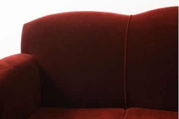 和製ビンテージ　シックな赤色が大人の雰囲気を醸し出す3人掛けソファ(三人掛けソファ、3P、ヴィンテージ)(R-054290)