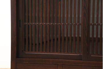 中古　栗材　上質な和の空間づくりにぴったりな水屋箪笥(食器棚、茶箪笥、戸棚、収納棚)(R-054293)