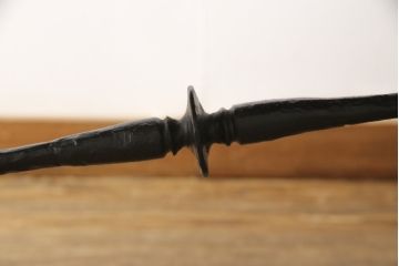 ビンテージ家具　スペイン製　優雅なシルエットが空間のアクセントになるダイニングテーブル(食卓、作業台、2人掛け、4人掛け、6人掛け、ヴィンテージ)(R-054297)
