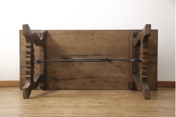 ビンテージ家具　スペイン製　優雅なシルエットが空間のアクセントになるダイニングテーブル(食卓、作業台、2人掛け、4人掛け、6人掛け、ヴィンテージ)(R-054297)