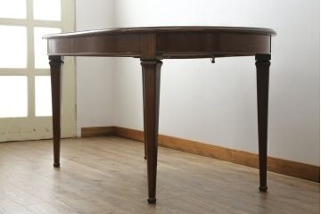 中古　美品　サァラ麻布　すっきりとした佇まいで取り入れやすいダイニングテーブル(エクステンションテーブル、4人掛け、6人掛け)(定価約100万円)(R-054310)