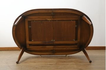 中古　美品　サァラ麻布　すっきりとした佇まいで取り入れやすいダイニングテーブル(エクステンションテーブル、4人掛け、6人掛け)(定価約100万円)(R-054310)