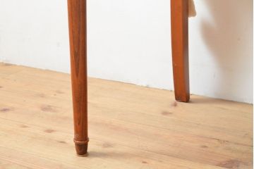 中古　美品　サァラ麻布　笠木の彫りやラタン編みの座面など凝ったデザインが魅力的なダイニングチェア4脚セット(椅子)(4脚定価 約80万円)(R-054311)