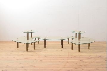 アンティーク家具　アレンジ次第で様々なディスプレイを楽しめる可動式真鍮柱の飾り棚(陳列棚、店舗什器、展示台)(R-054313)